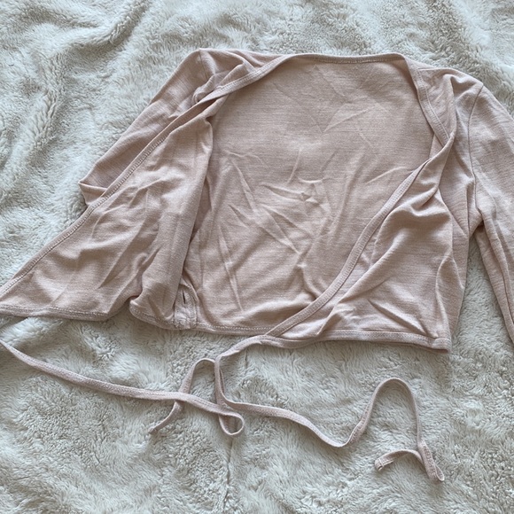 Cropped wrap midi sleeve top - Picture 2 of 3